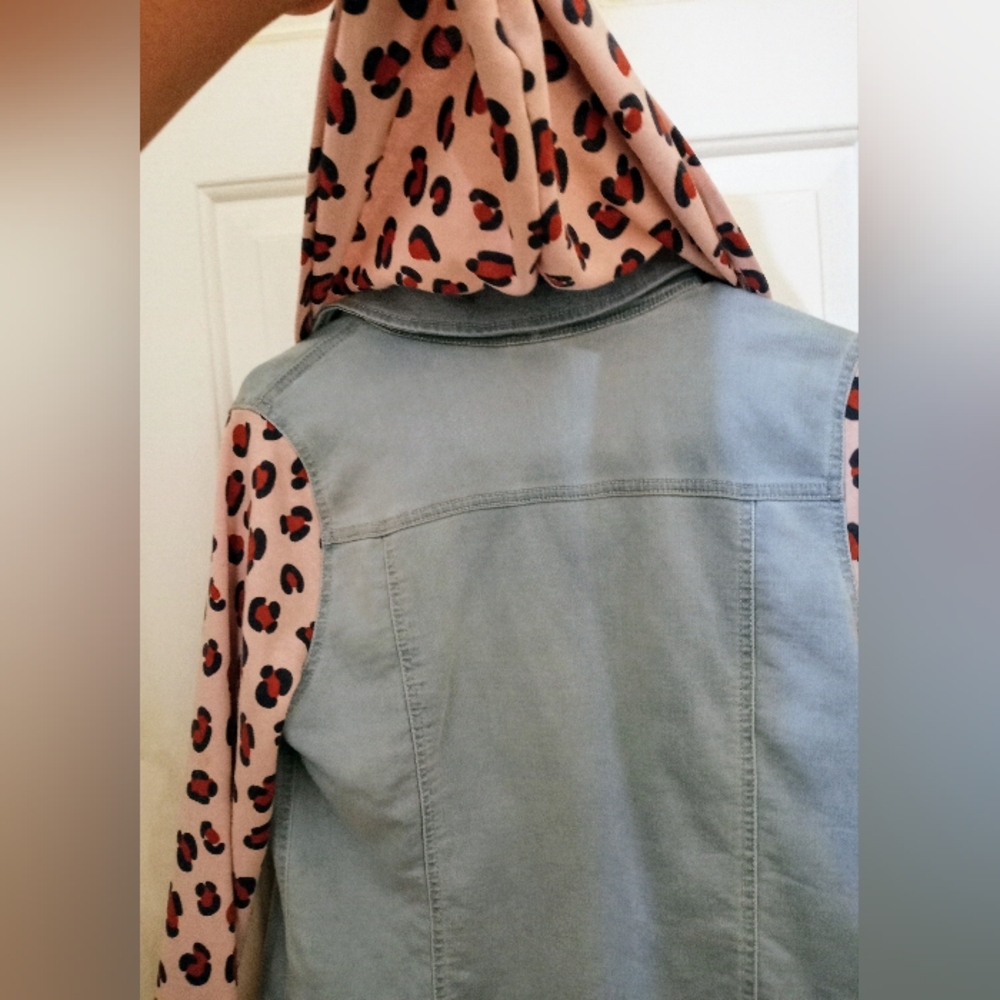 Cat And Jack Girls Denim And Leopard Print Light Jacket - Picture 4 of 12